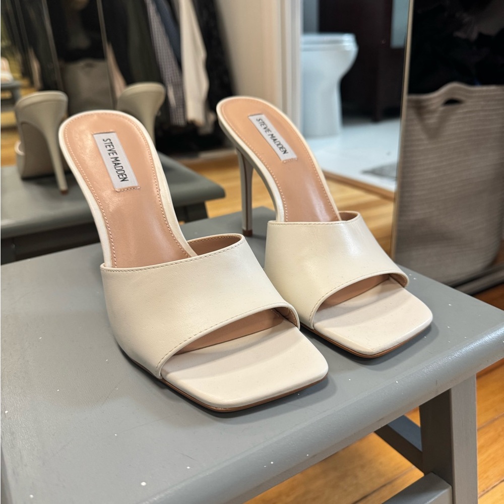 Steve Madden Women's Off-White Heeled Mules (brand new, never worn)